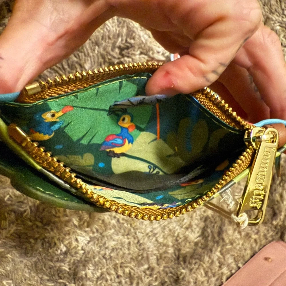 Loungefly Pixar Bird Card Holder - Green and Orange RARE - Picture 5 of 5